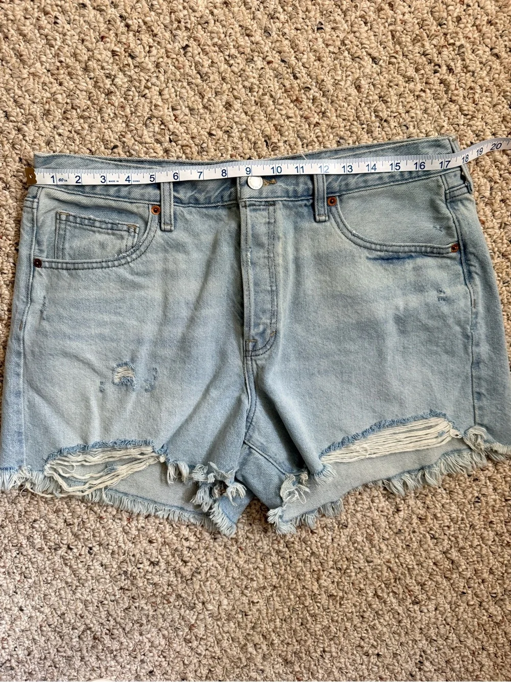 Universal Thread 90’s Baggy Distressed Denim Shorts 12